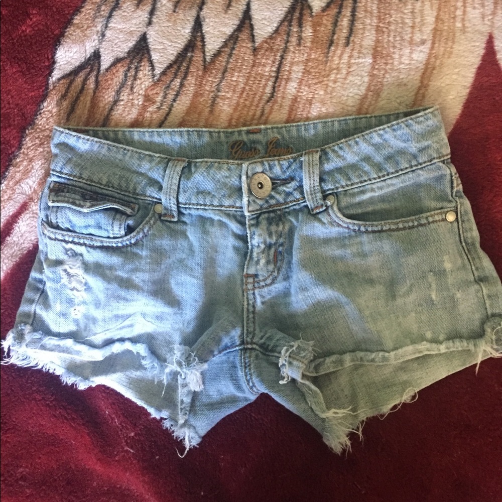 GUESS JEANS Denim distressed Ripped shorts!